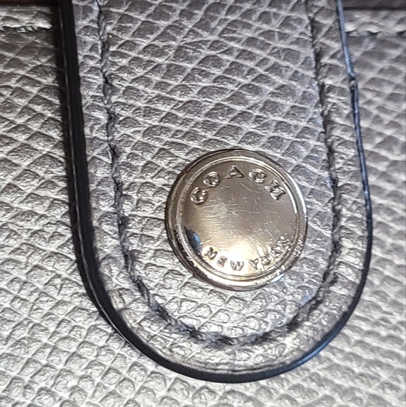 Coach wristlet - Picture 2 of 6